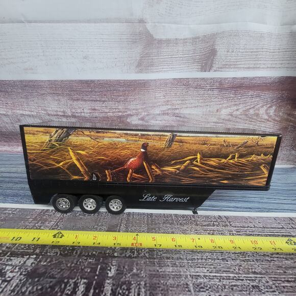 New Ray semi trailer plastic tri axle late harvest w/Pheasant decal no rear door - Picture 1 of 12